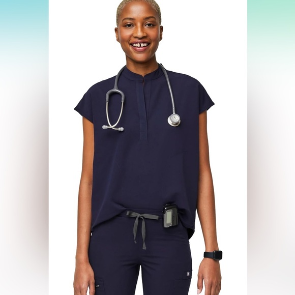 FIGS RAFAELA TOP - Picture 3 of 3